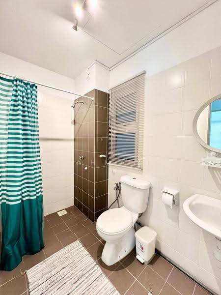 Service Residence for Sale at Saville @ Kajang - Ahmad Muslim - Bathroom - PropertyGuru.com.my