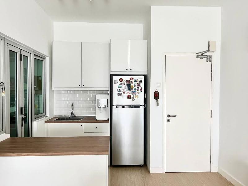 Service Residence for Sale at Saville @ Kajang - Ahmad Muslim - Kitchen - PropertyGuru.com.my