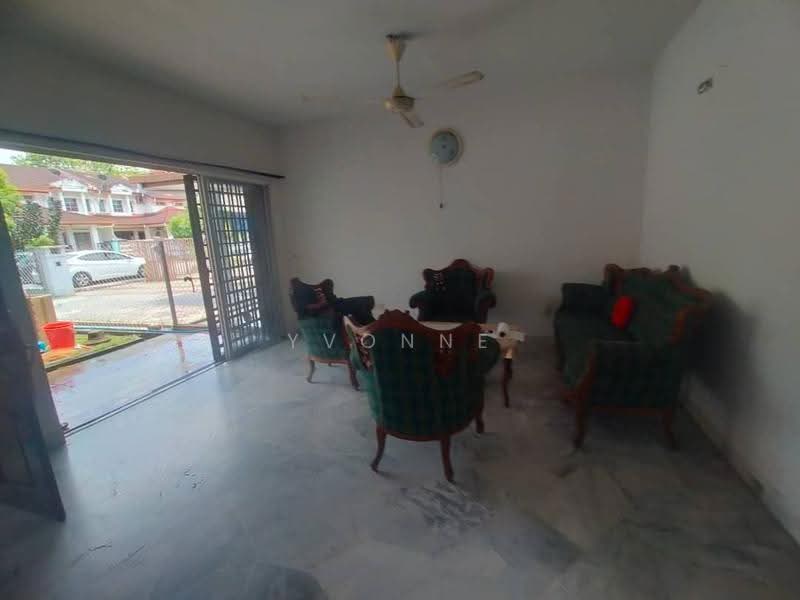 2-storey Terraced House for Sale in Taman Pasir Putih (Pasir Gudang) - Yvonne Lim - Living Room - PropertyGuru.com.my