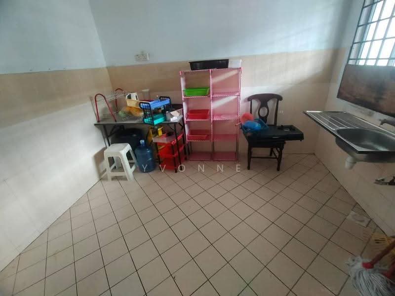 2-storey Terraced House for Sale in Taman Pasir Putih (Pasir Gudang) - Yvonne Lim - Kitchen - PropertyGuru.com.my