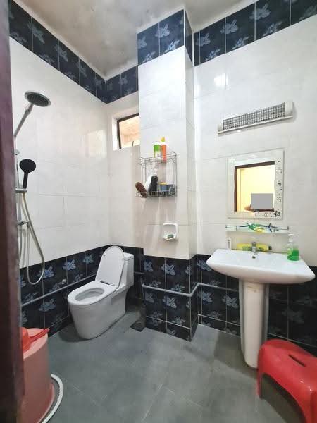 Rumah Berkembar untuk Dijual di Taman Segar Perdana (Cheras) - Ken Lew - Bathroom - PropertyGuru.com.my