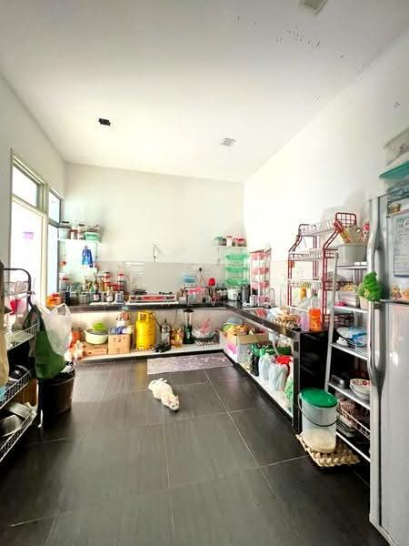 Rumah Kluster untuk Dijual di Taman Seri Austin (Tebrau) - Calvin Lee - Kitchen - PropertyGuru.com.my