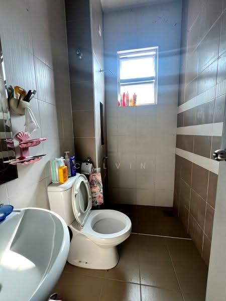 Rumah Kluster untuk Dijual di Taman Seri Austin (Tebrau) - Calvin Lee - Bathroom - PropertyGuru.com.my