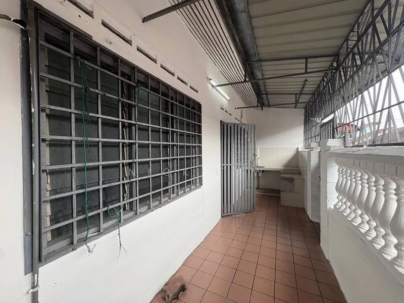 1-storey Terraced House for Rent in Taman Johor Jaya (Johor Bahru) - Nick Low - Balcony - PropertyGuru.com.my