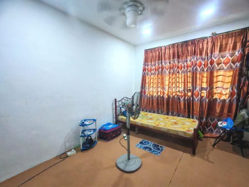 Rumah Teres 2-Tingkat untuk Dijual di Taman Johor Jaya (Johor Bahru) - Sean Yeoh - Bedroom - PropertyGuru.com.my