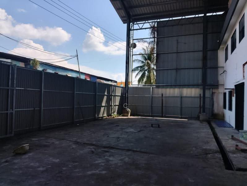 Warehouse for Rent in Bintawa (Kuching) - KC Jee - Exterior - PropertyGuru.com.my