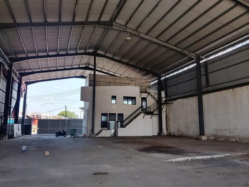 Warehouse for Rent in Bintawa (Kuching) - KC Jee - Exterior - PropertyGuru.com.my