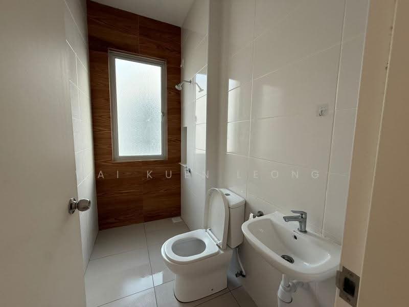 Rumah Teres 2-Tingkat untuk Disewa di Beranang (Selangor) - Wai Kuen Leong - Bathroom - PropertyGuru.com.my