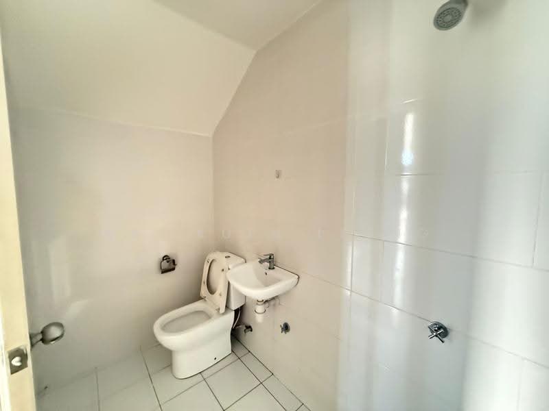Rumah Teres 2-Tingkat untuk Disewa di Beranang (Selangor) - Wai Kuen Leong - Bathroom - PropertyGuru.com.my