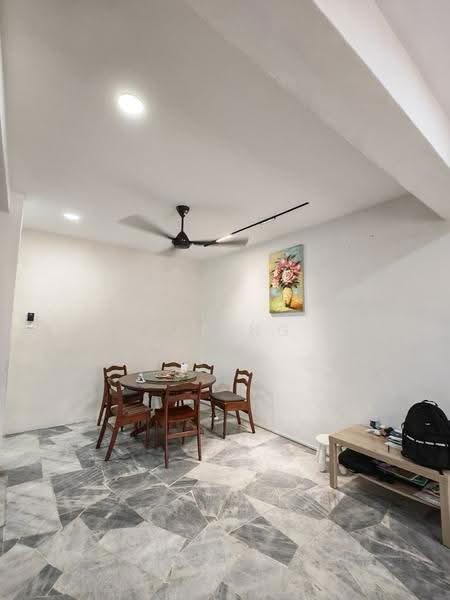2-storey Terraced House for Sale in Taman Indahpura (Kulai) - Bee Ng - Dining Room - PropertyGuru.com.my