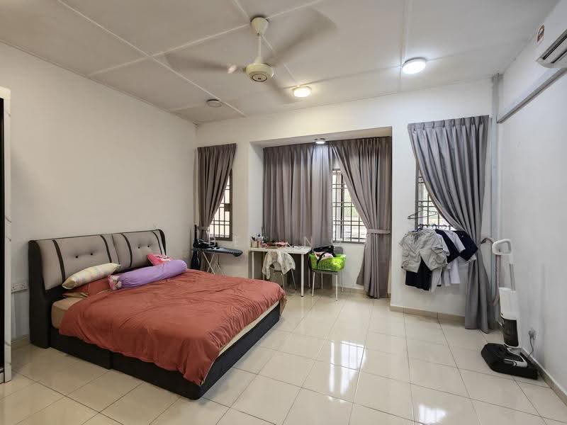 2-storey Terraced House for Sale in Taman Indahpura (Kulai) - Bee Ng - Bedroom - PropertyGuru.com.my