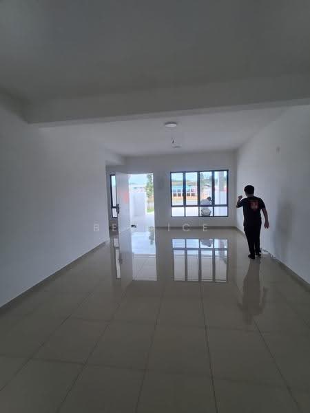 2-storey Terraced House for Rent in Seremban (Negeri Sembilan) - Bernice Chan - Living Room - PropertyGuru.com.my