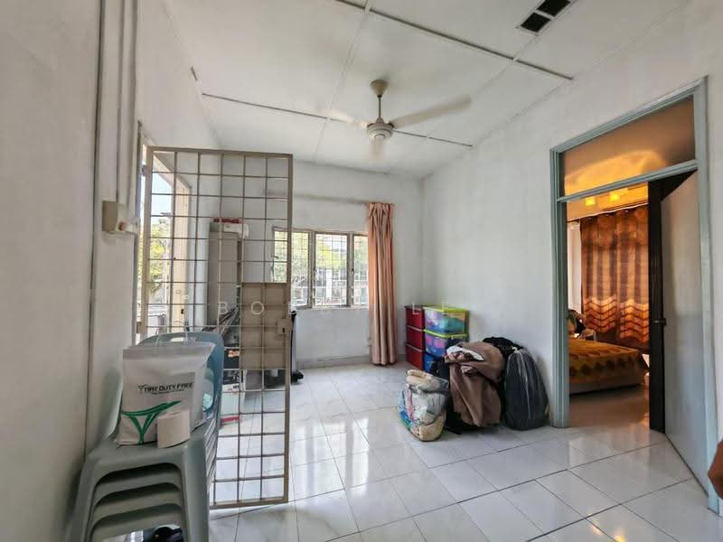 2-storey Terraced House for Sale in Ampang Jaya (Ampang) - Bobby Lee - Living Room - PropertyGuru.com.my