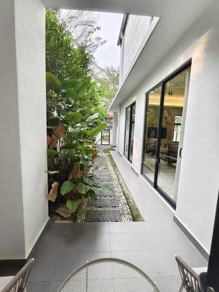 Rumah Teres 2-Tingkat untuk Dijual di Telok Panglima Garang (Selangor) - Steve Lim - Side land - PropertyGuru.com.my