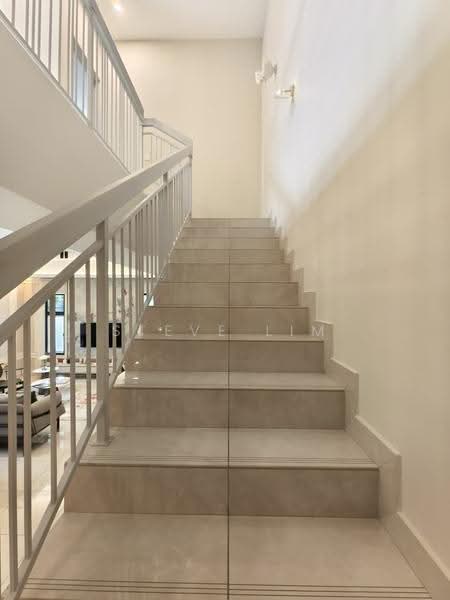 Rumah Teres 2-Tingkat untuk Dijual di Telok Panglima Garang (Selangor) - Steve Lim - Staircase - PropertyGuru.com.my