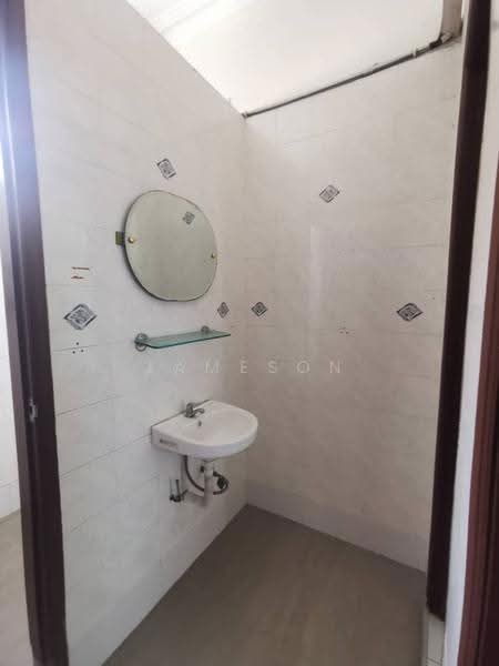 Rumah Teres 2-Tingkat untuk Disewa di Taman Sutera (Johor Bahru) - Jameson Choo - Bathroom - PropertyGuru.com.my