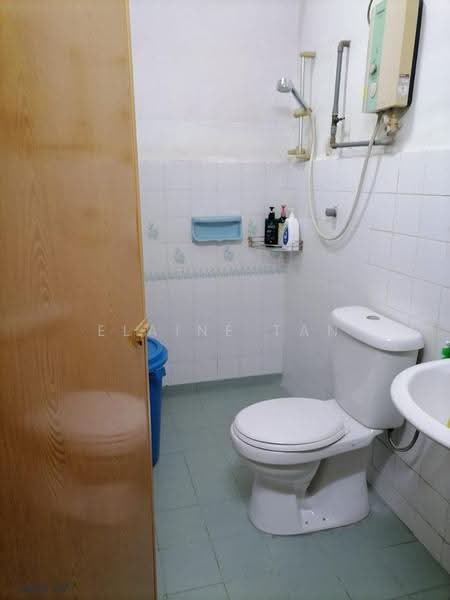 Rumah Teres 2-Tingkat untuk Dijual di Taman Bayu Perdana (Klang) - Elaine Tan - Bathroom - PropertyGuru.com.my