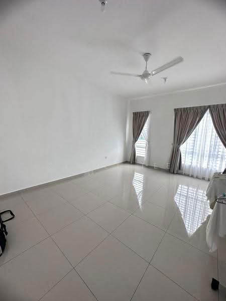 Rumah Teres 2-Tingkat untuk Disewa di Bandar Seri Impian (Kluang) - Shanel Tee - Living Room - PropertyGuru.com.my