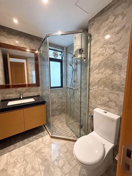 Kediaman Servis untuk Dijual di R&F Princess Cove Phase 1 - Angela Chong - Bathroom - PropertyGuru.com.my