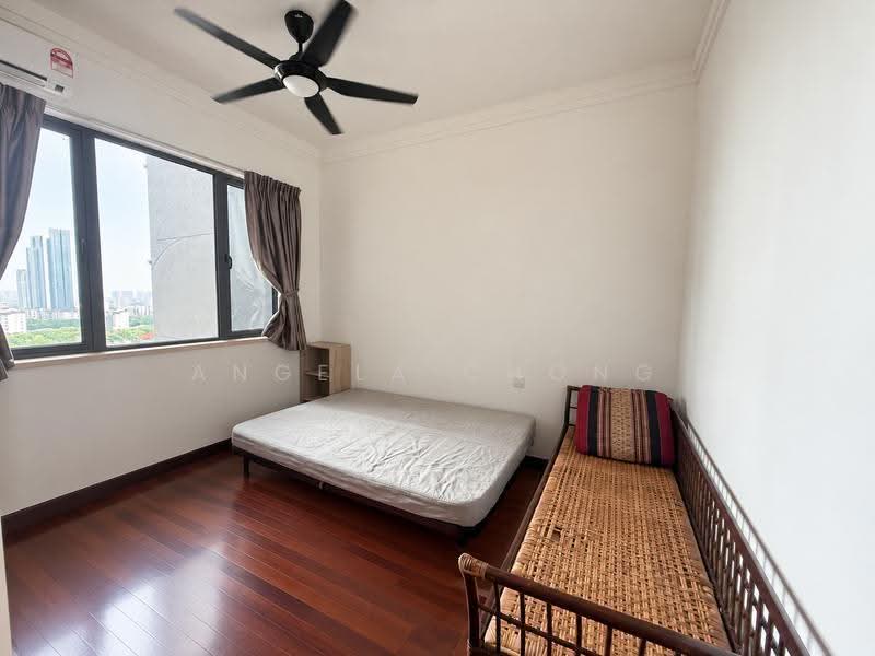 Kediaman Servis untuk Dijual di R&F Princess Cove Phase 1 - Angela Chong - Bedroom - PropertyGuru.com.my