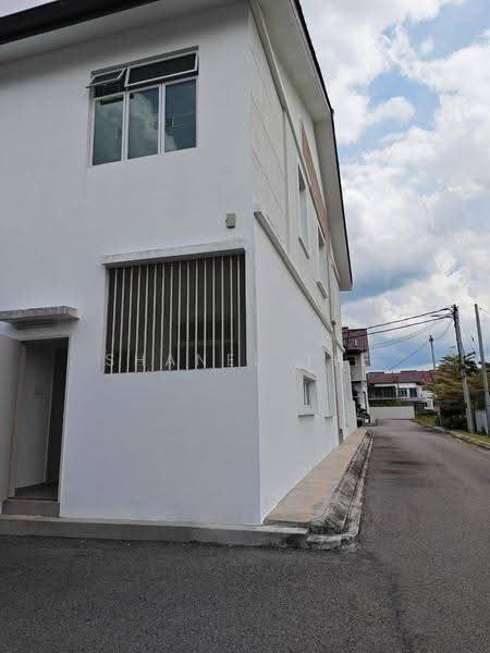 Rumah Teres 2-Tingkat untuk Dijual di Taman Kluang Perdana (Kluang) - Shanel Tee - Exterior - PropertyGuru.com.my