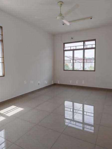 Rumah Teres 2-Tingkat untuk Dijual di Taman Kluang Perdana (Kluang) - Shanel Tee - Living Room - PropertyGuru.com.my