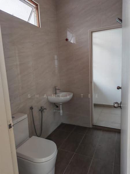 Rumah Teres 2-Tingkat untuk Dijual di Taman Kluang Perdana (Kluang) - Shanel Tee - Bathroom - PropertyGuru.com.my