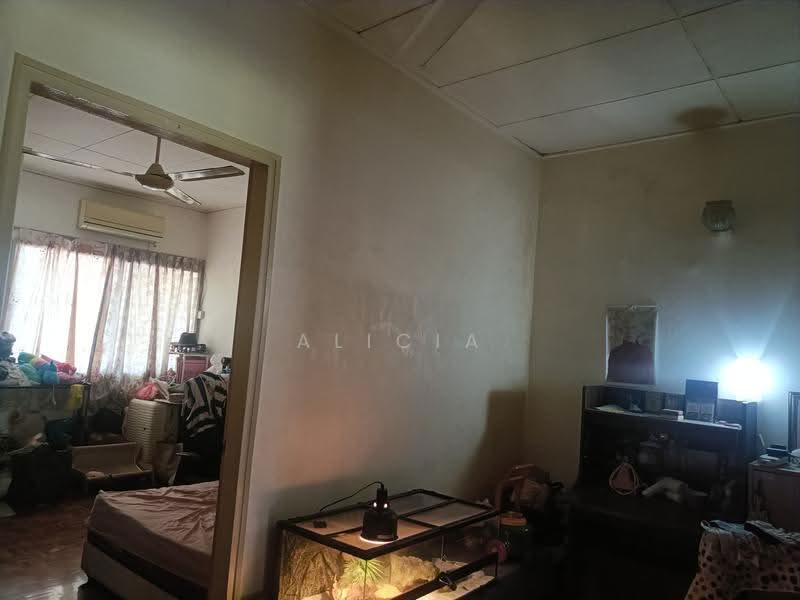2-storey Terraced House for Sale in Damansara Jaya (Petaling Jaya) - Alicia Lee - PropertyGuru.com.my