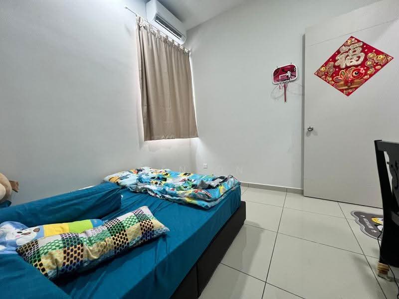 Kediaman Servis untuk Dijual di Parkland Residence - Benson Chong - Bedroom - PropertyGuru.com.my