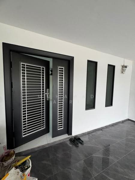 2-storey Terraced House for Sale in Taman Gembira (Tampoi) - MUHAMAD AZRI - Entrance - PropertyGuru.com.my