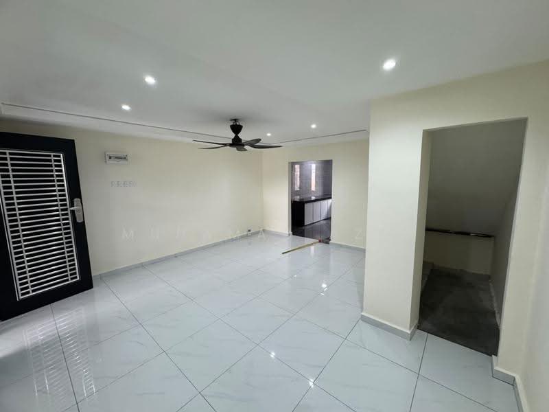 2-storey Terraced House for Sale in Taman Gembira (Tampoi) - MUHAMAD AZRI - Living Room - PropertyGuru.com.my