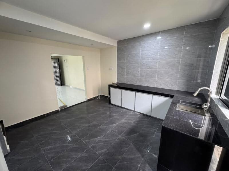 2-storey Terraced House for Sale in Taman Gembira (Tampoi) - MUHAMAD AZRI - Kitchen - PropertyGuru.com.my