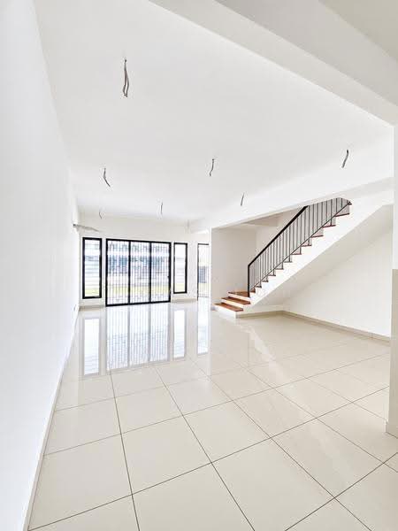 Rumah Teres 2-Tingkat untuk Dijual di Elmina (Shah Alam) - Lucas Loh - Living Room - PropertyGuru.com.my