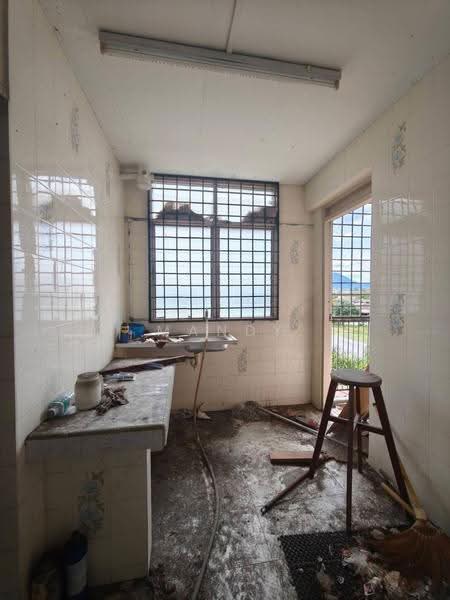Rumah Flat untuk Dijual di Flat Pakatan Bercham - Mandy Phang - Kitchen - PropertyGuru.com.my