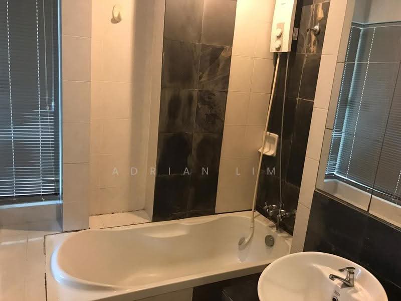 Kediaman Servis untuk Disewa di Ritze Perdana 1 - Adrian Lim - Bathroom - PropertyGuru.com.my