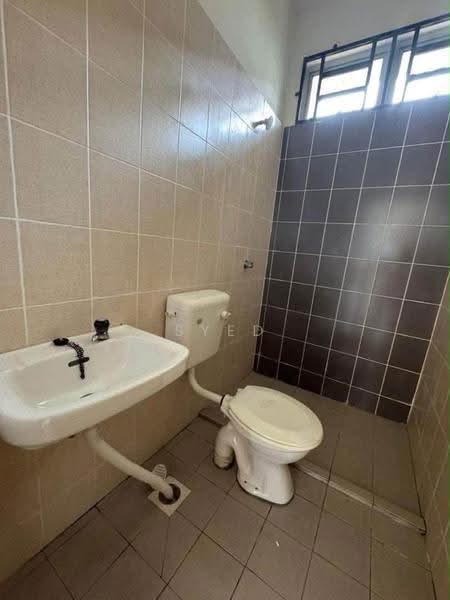 Rumah Berkembar untuk Dijual di Bandar Seri Astana (Sungai Petani) - Syed Redho - Bathroom - PropertyGuru.com.my