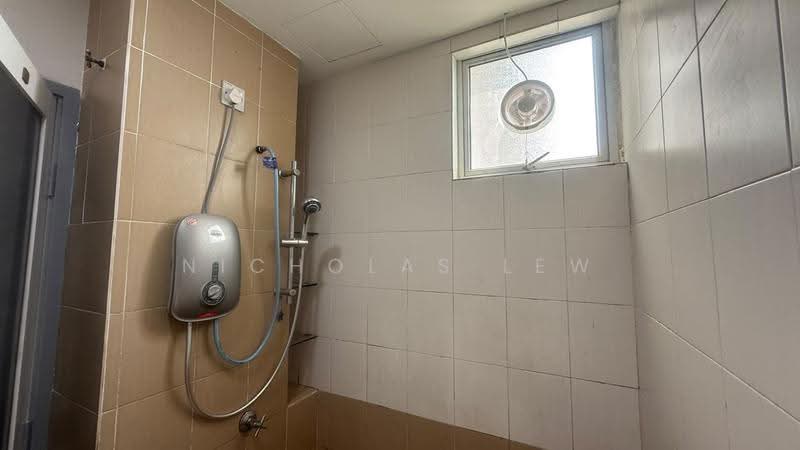 Kondominium untuk Disewa di Aman Heights Condominium - Nicholas Lew - Bathroom - PropertyGuru.com.my