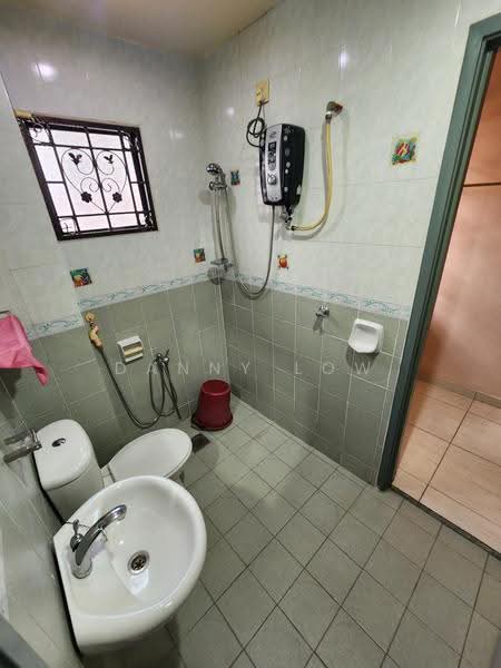 Rumah Teres 2-Tingkat untuk Dijual di Bandar Damai Perdana (Cheras) - Danny Low - Bathroom - PropertyGuru.com.my