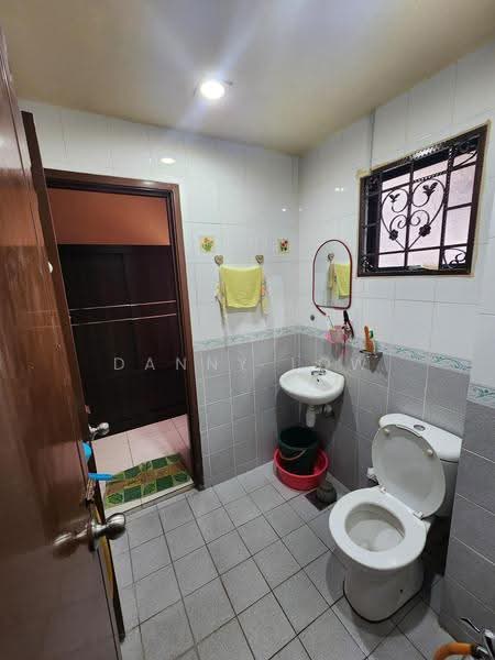 Rumah Teres 2-Tingkat untuk Dijual di Bandar Damai Perdana (Cheras) - Danny Low - Bathroom - PropertyGuru.com.my