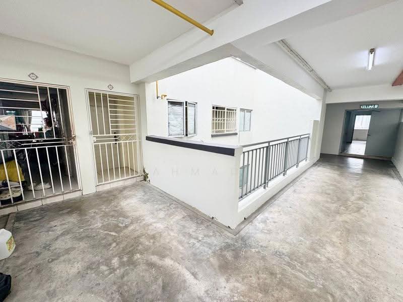 Kondominium untuk Dijual di Warisan City View - Ahmad Muslim - Corridor - PropertyGuru.com.my