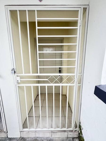 Kondominium untuk Dijual di Warisan City View - Ahmad Muslim - Entrance - PropertyGuru.com.my