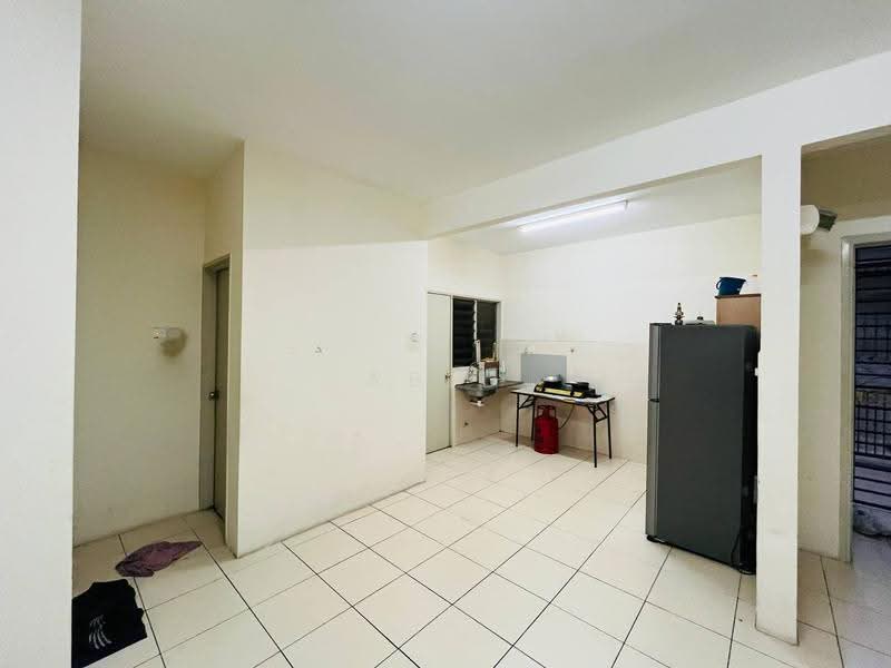 Condominium for Sale at Platinum Lake PV 10 - Abid Sabarudin - Kitchen - PropertyGuru.com.my