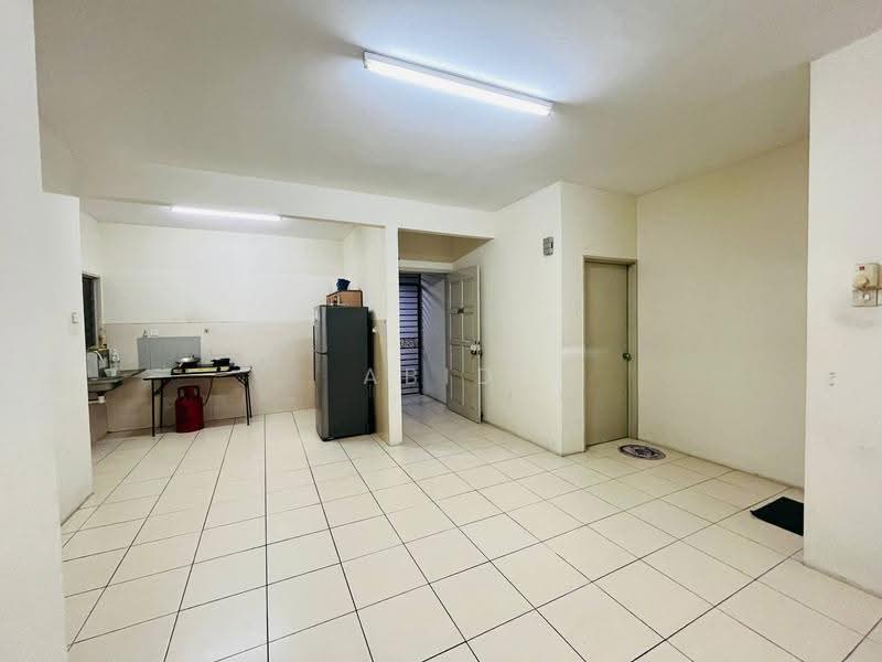 Condominium for Sale at Platinum Lake PV 10 - Abid Sabarudin - Kitchen - PropertyGuru.com.my