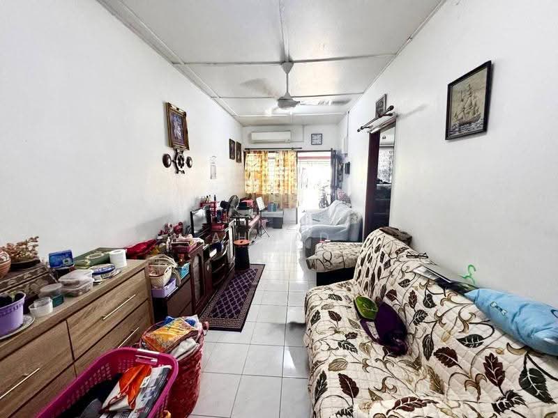 Rumah Teres 1-Tingkat untuk Dijual di Cheras (Selangor) - Ahmad Muslim - Living Room - PropertyGuru.com.my