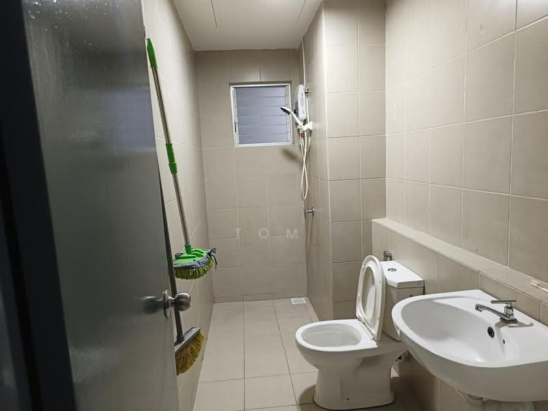 Condominium for Rent at Lakefront Homes - Tom Foo - Bathroom - PropertyGuru.com.my