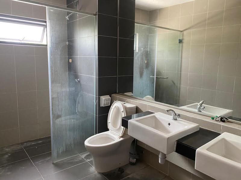 Rumah Teres untuk Dijual di Kajang East (Semenyih) - Vince Lim - Bathroom - PropertyGuru.com.my