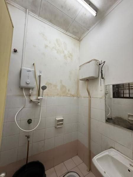 Rumah Teres 1-Tingkat untuk Dijual di Taman Mutiara Rini (Skudai) - Kimi Kiu - Bathroom - PropertyGuru.com.my
