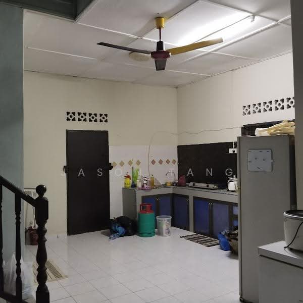 Bungalow House for Rent in Taman Desa Cemerlang (Ulu Tiram) - Jason Tang - Kitchen - PropertyGuru.com.my