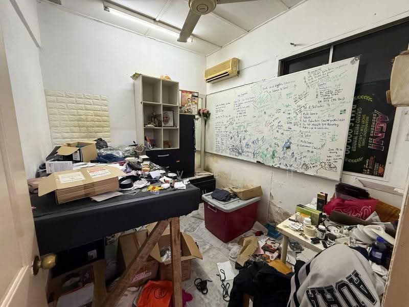 Rumah Teres 1-Tingkat untuk Dijual di Shah Alam (Selangor) - Sharveenesh V - Study - PropertyGuru.com.my