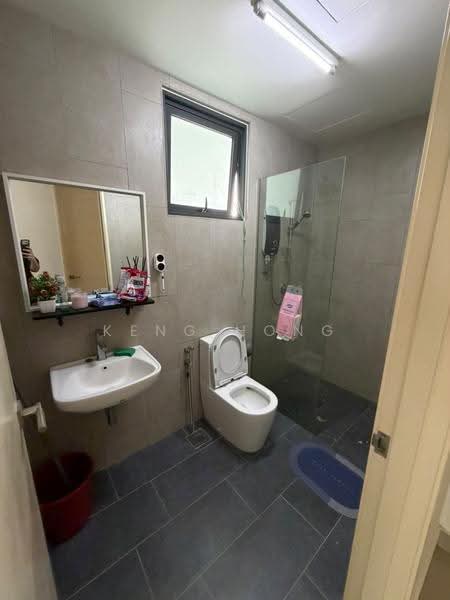Kediaman Servis untuk Disewa di East Parc @ Manjalara - Keng Hong - Bathroom - PropertyGuru.com.my